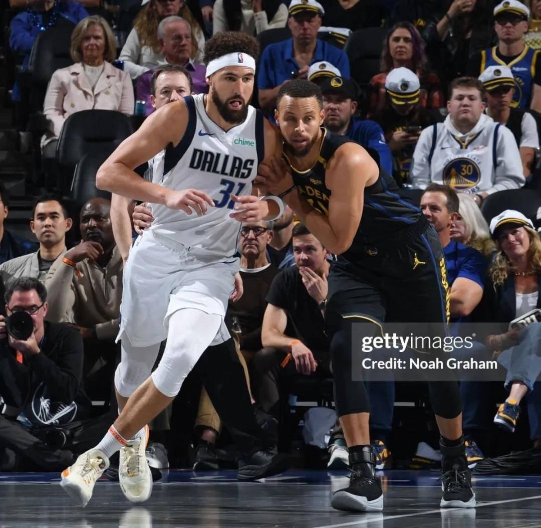天博体育app-NBA外线射手大PK：库里对阵汤普森，谁才是最佳？的简单介绍