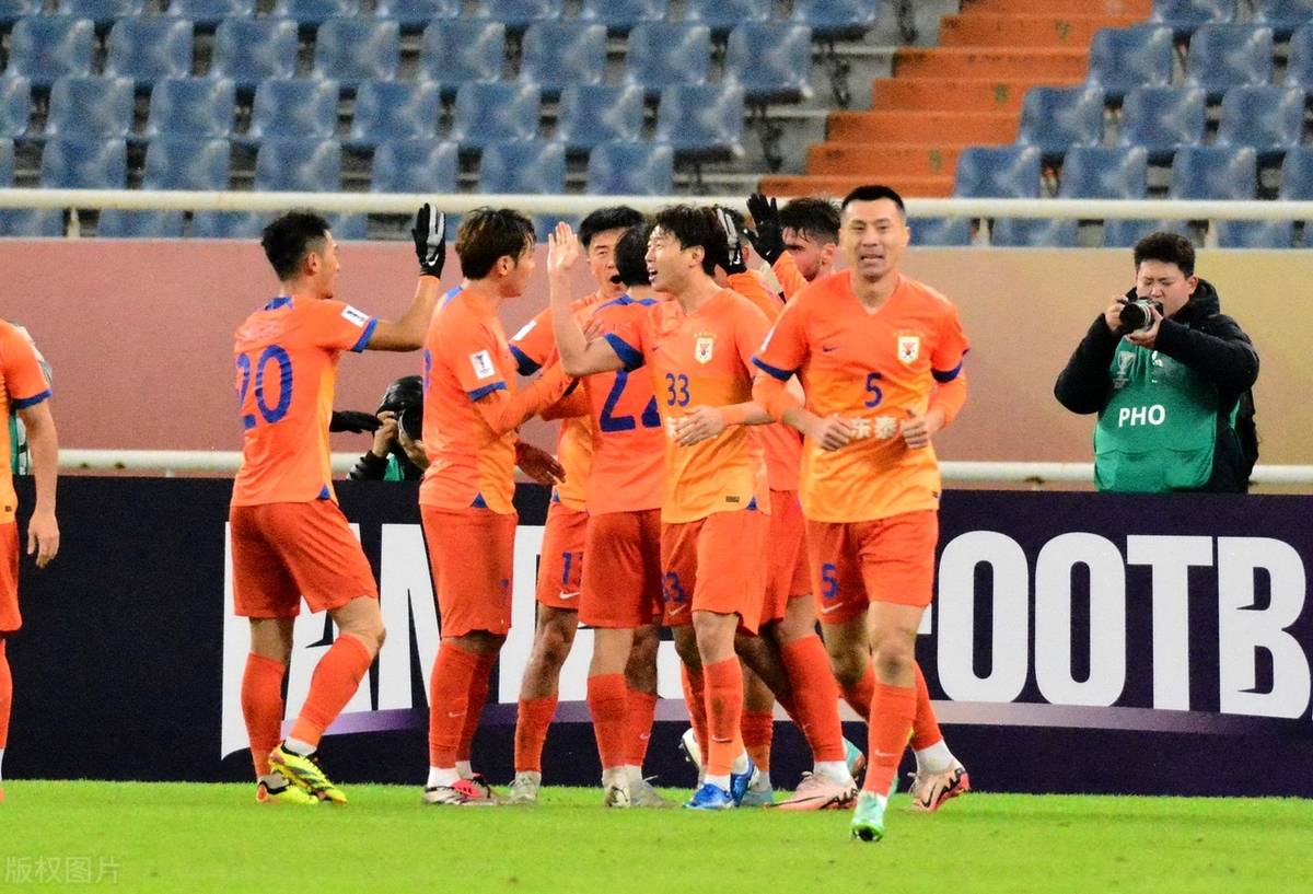 关于3-1，山东泰山终结2连败，泽卡双响，36岁邓卓翔率队2连胜终结的信息